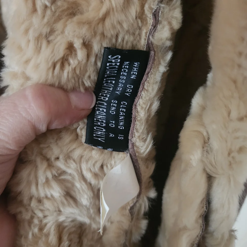 Wilsons Leather Tan Shearling Jacket.pit To Pit 21"lenght 36"never worn. - Picture 10 of 11